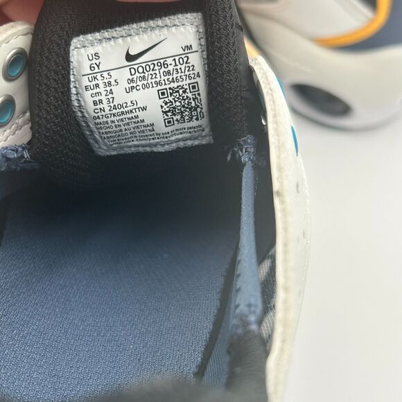 Big Kid's Nike Air Max TW Summit White/Blue Lightning Shoes Size 6Y - Picture 9 of 10